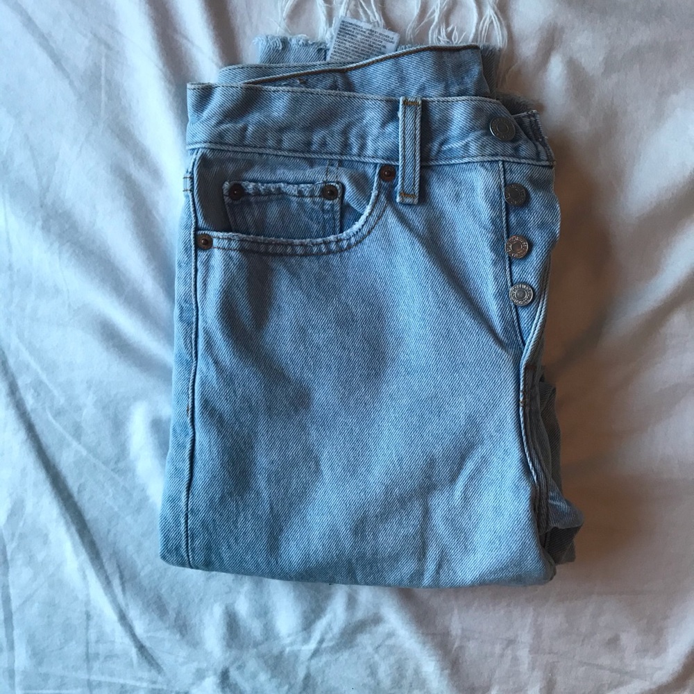 High waisted Levi’s (from aritzia)
